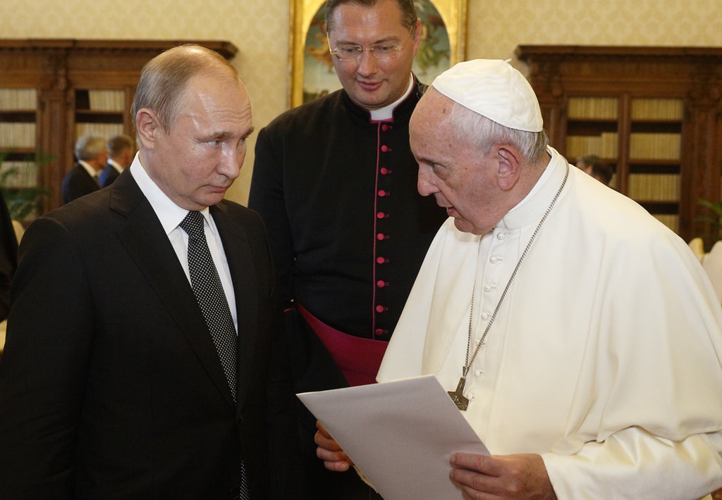 pope travel to russia
